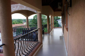 Remarkable 2-Bed Apartment in Kingston